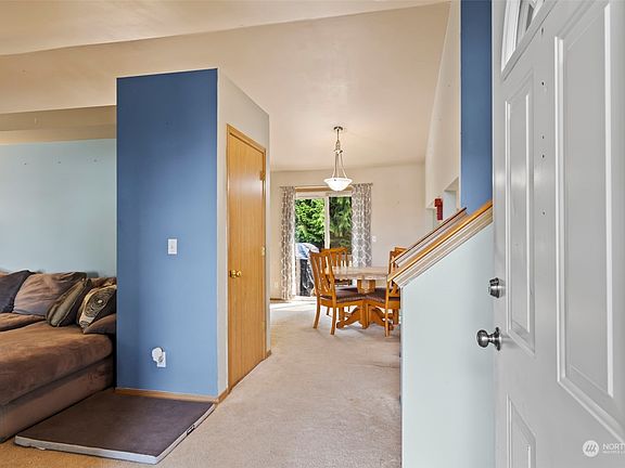 4th image of 7005 79th Drive NE
