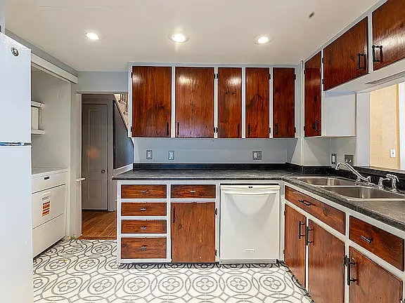354 Broadway #A — Photo 6