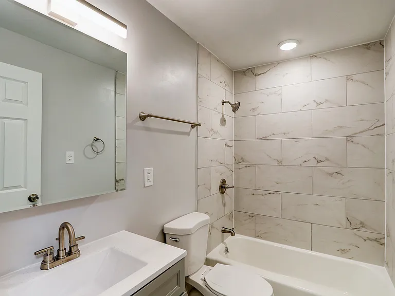 20-Warren Park Dr-020
