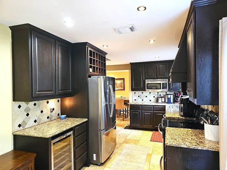 3926 White Oak Ct — Photo 6
