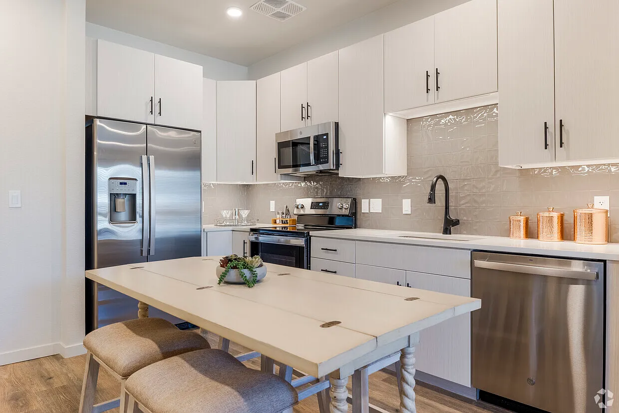 Evara Living — Photo 1