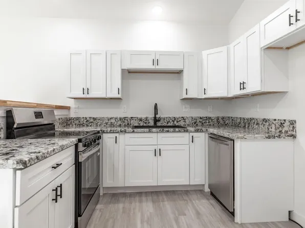 235 Sagers Ln, Hollister, MO 65672