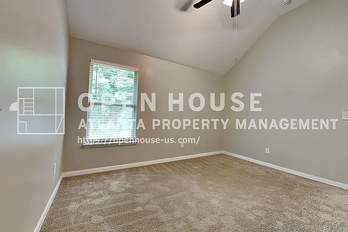 3947 Rosebud Park Dr — Photo 13