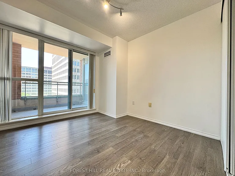 889 Bay St #810 — Photo 6