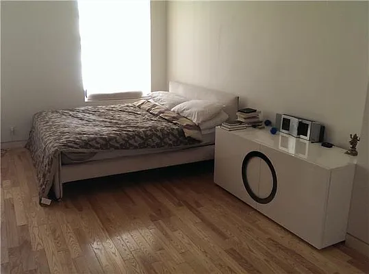 Rented by Kian Realty | media 10