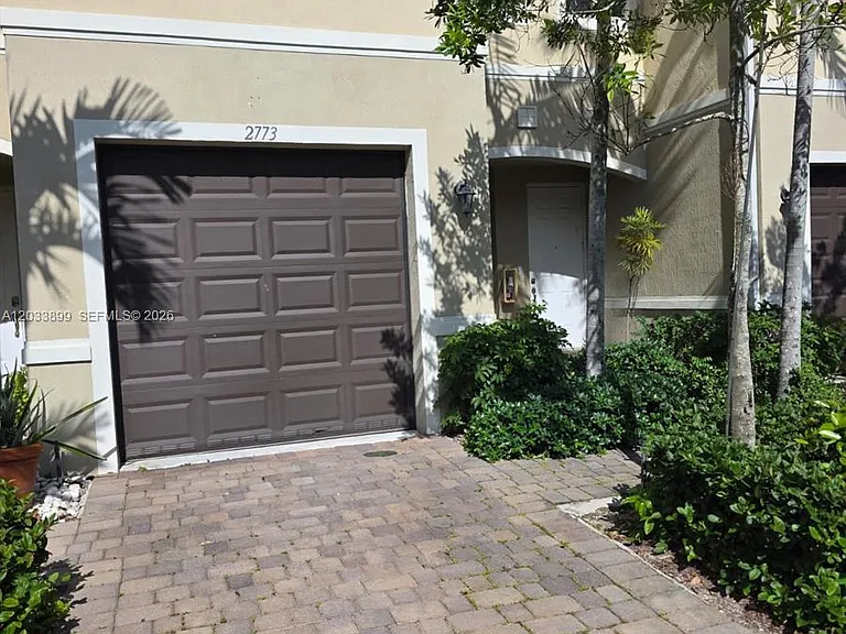 2765 SW 81st Ter #2773 — Photo 1