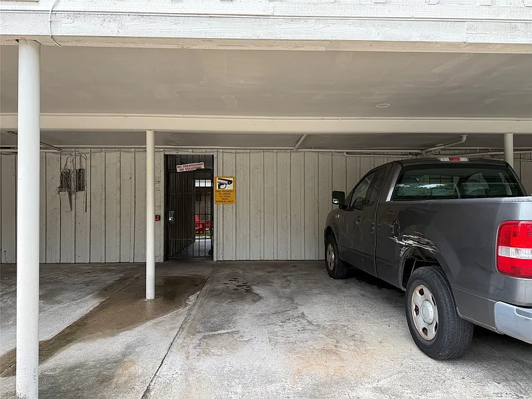 1801 Cortlandt St #17 — Photo 6