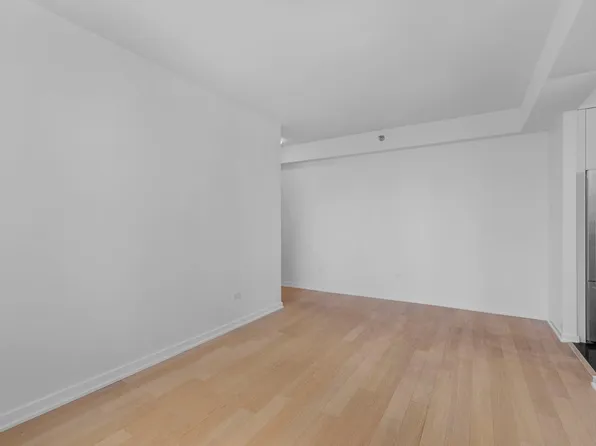 75 West End Avenue image 4 of 34