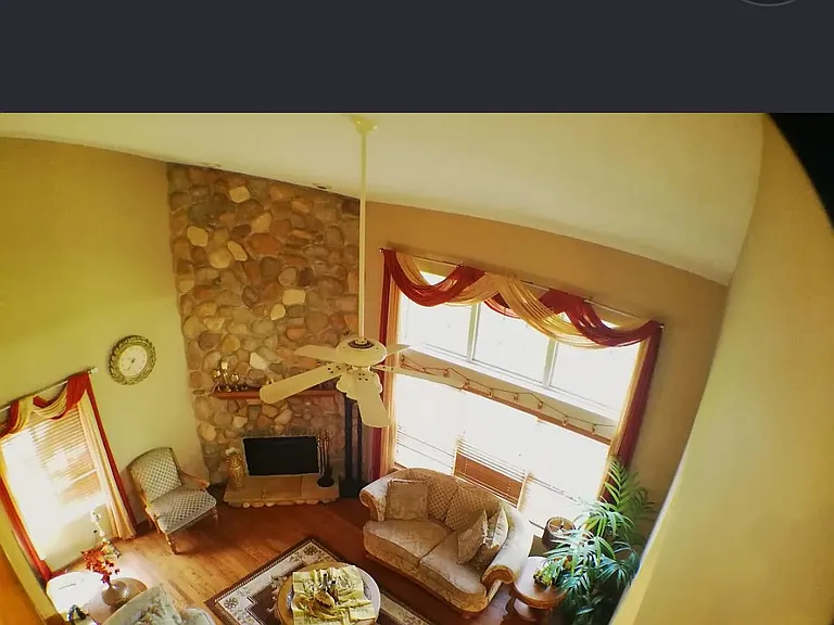 5689 Versailles Ave — Photo 32