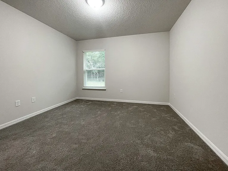13585 SW 40th Cir — Photo 16