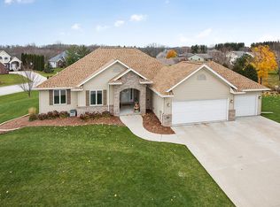 221 Westridge Dr, Sheboygan Falls, WI 53085