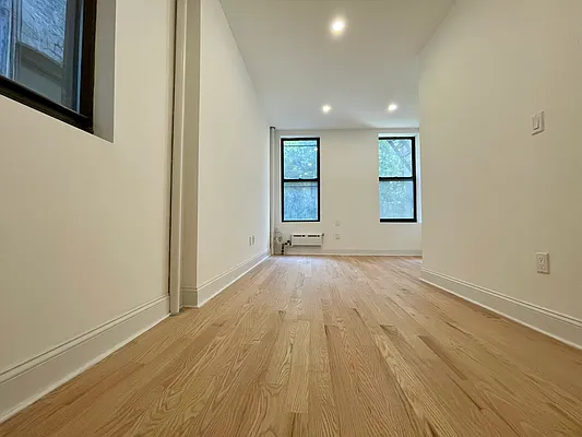 Rented by Building Equity Real Estate LLC | media 21