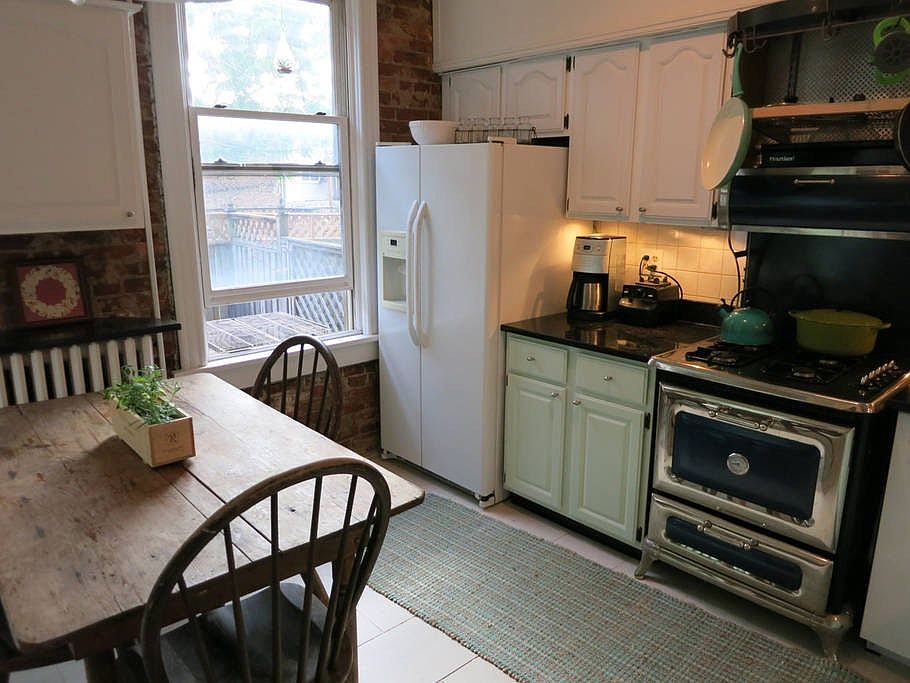 kitchen/dining room