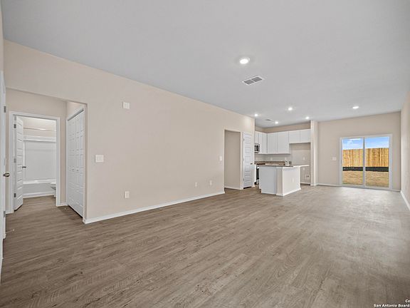 2nd image of 1203 Whitneyway Ln