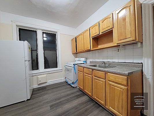 1st image of 1044 45th St #B1