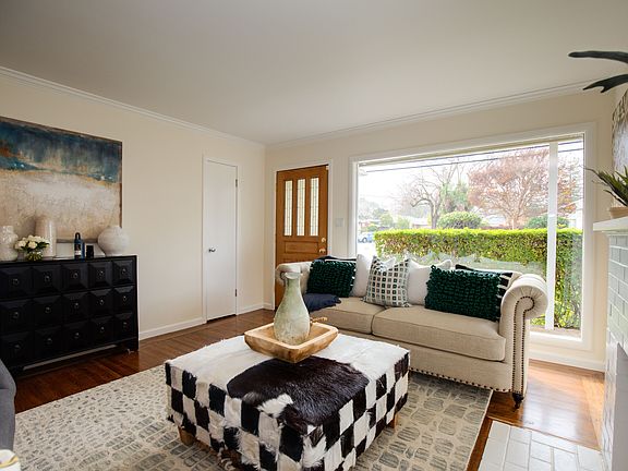 4th image of 637 Upton St
