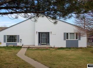 1116 Amoretti St, Thermopolis, WY 82443