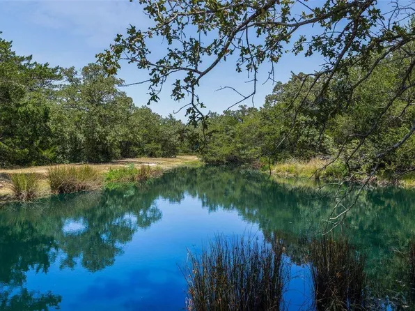 10791 Roy Rd, Flatonia, TX 78941