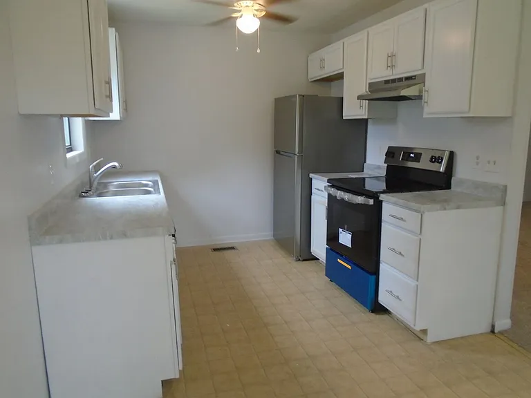 6827 Kizer Dr — Photo 9