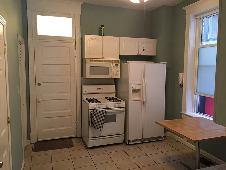1037 S Racine Ave #1F — Photo 4