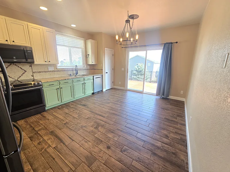 12237 Saint Annes Rd — Photo 5