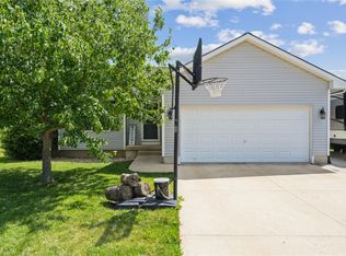 100 Prairie Hawk Ct SW, Cedar Rapids, IA 52404
