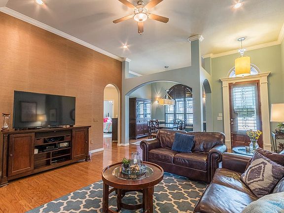 5th image of 22 Marionet Cir