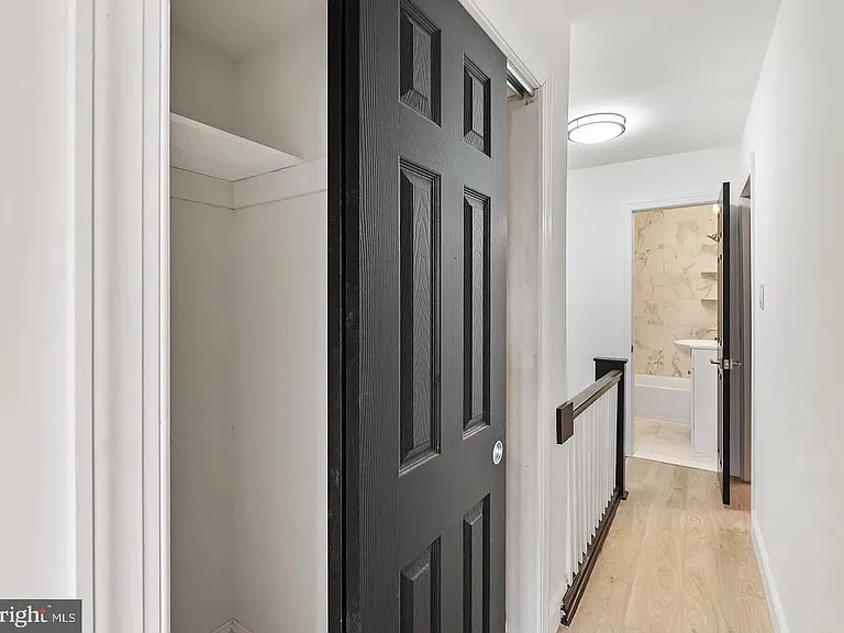 1118 Brown St #318 — Photo 9