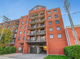222 Guigues Ave #504, Ottawa, ON K1N 5J2