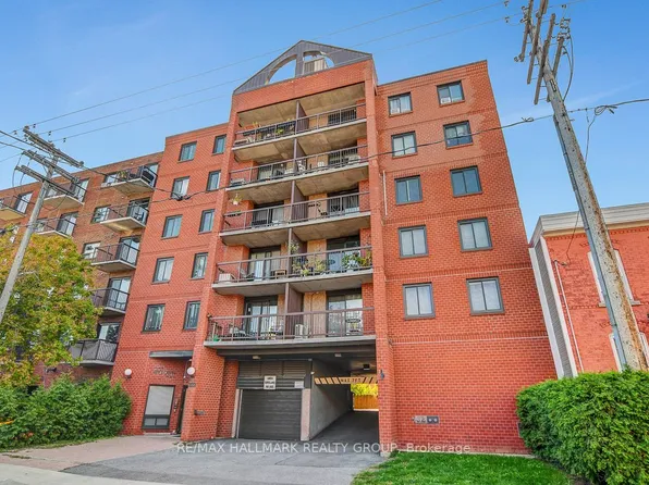222 Guigues Ave #504, Ottawa, ON K1N 5J2