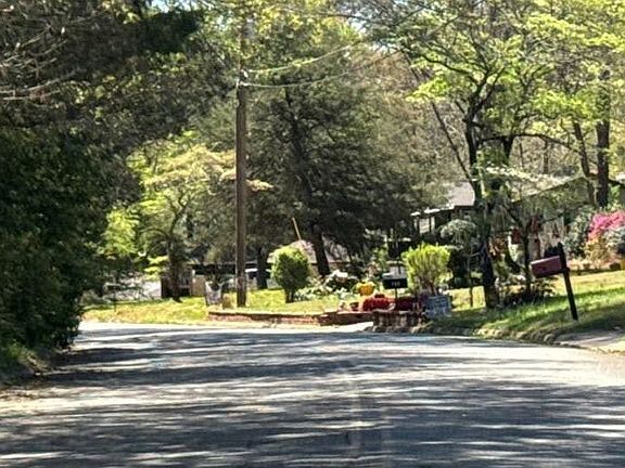 5th image of 127 Lakeside Dr