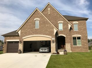 3808 Somerset Cir, Rochester Hills, MI 48309