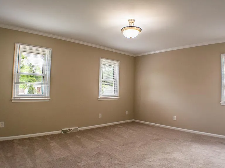 321 Oak Arbor Ln — Photo 6