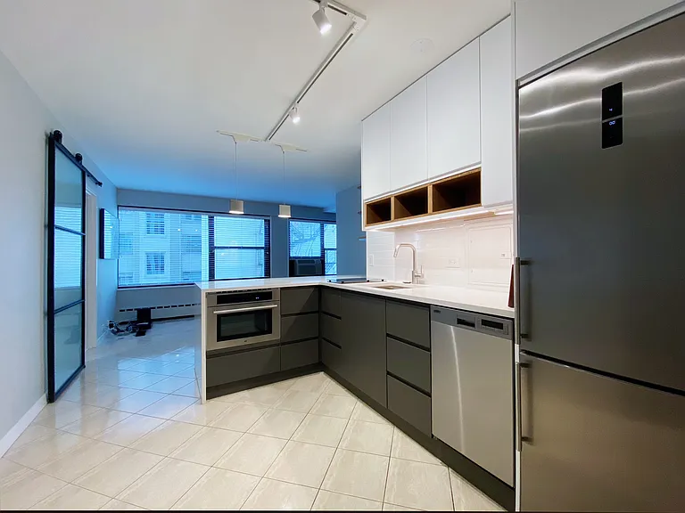 3410 N Lake Shore Dr #6J — Photo 1