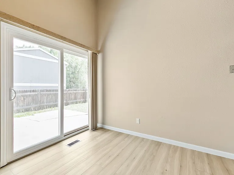 419 Albion Way — Photo 6
