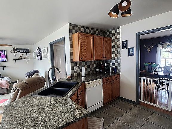 2nd image of 8419 Hunters Lake Pl