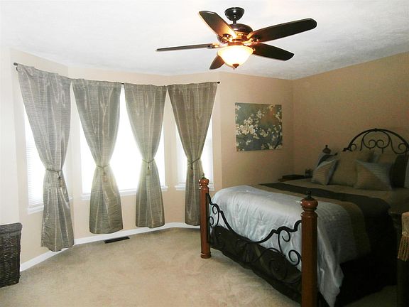 3rd image of 217 Glenrose Ln