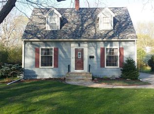 139 Derbyshire Rd, Waterloo, IA 50701