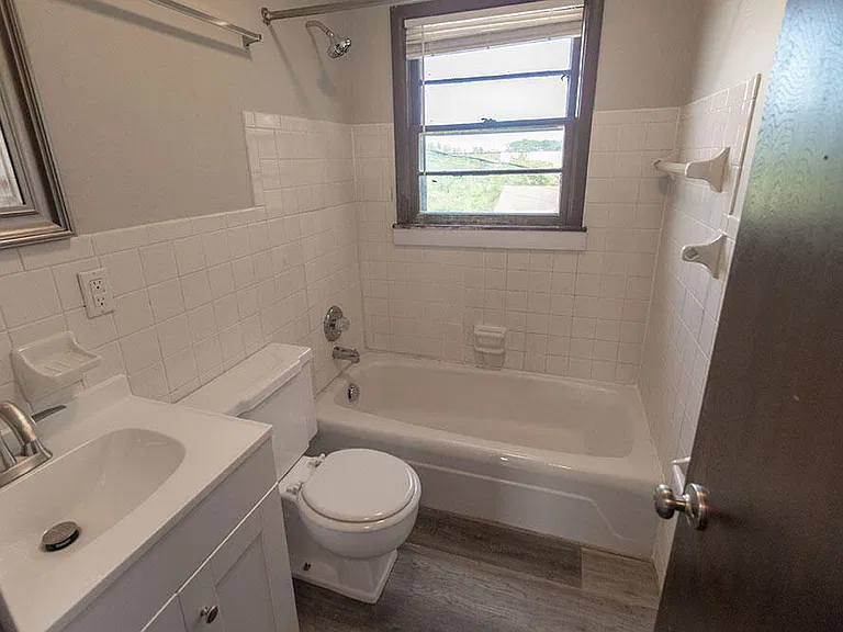 1804 Sylvan Ln #D — Photo 15