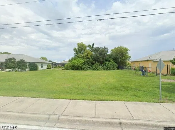 1807 Surfside Blvd, Cape Coral, FL 33991