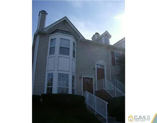 30 Columbus Dr Photo 1