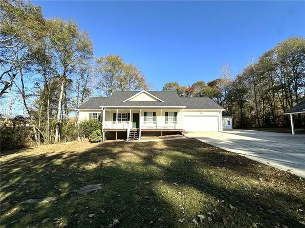 476 W Jefferson St, Hoschton, GA 30548