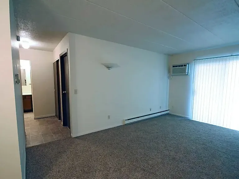 Ravenwood Apartments — Photo 7