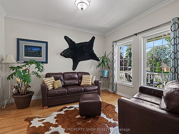 3rd image of 32 Rochelle Dr
