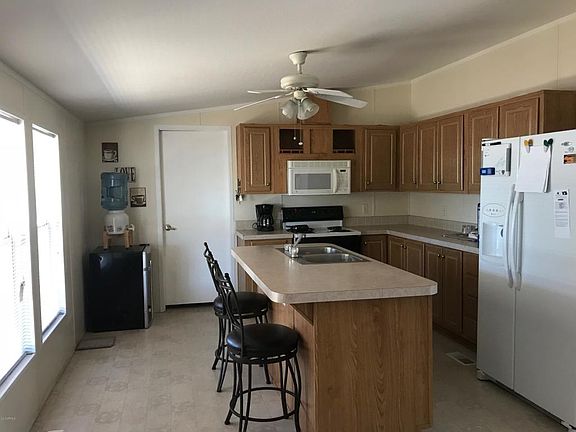 4th image of 2055 E Michigan Ave