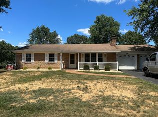 17706 Daisy Dr, Hagerstown, MD 21740