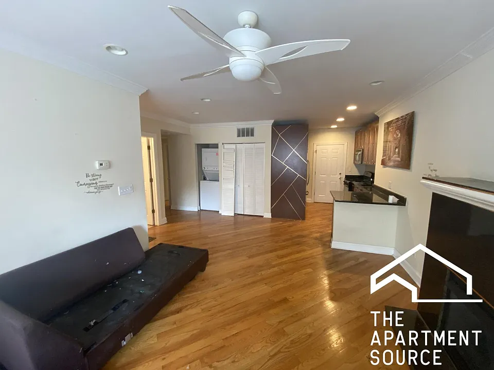 6937 N Oakley Ave #1