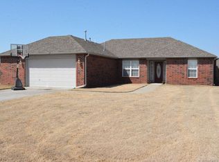 11882 Valley Ave, Collinsville, OK 74021