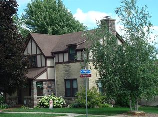 328 W Edgewater St, Portage, WI 53901