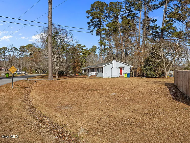 126 Woodland Dr — Photo 32